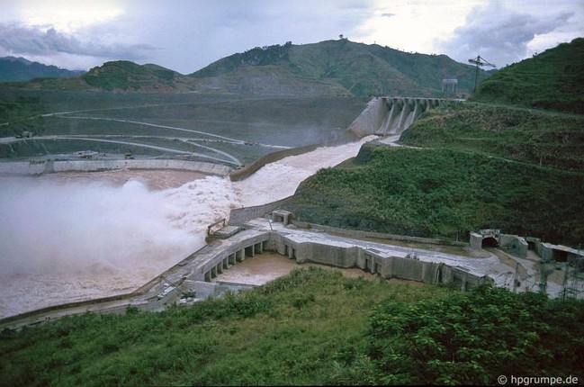 Ke sinh nhai cua nhieu nguoi moi khi thuy dien Hoa Binh xa nuoc