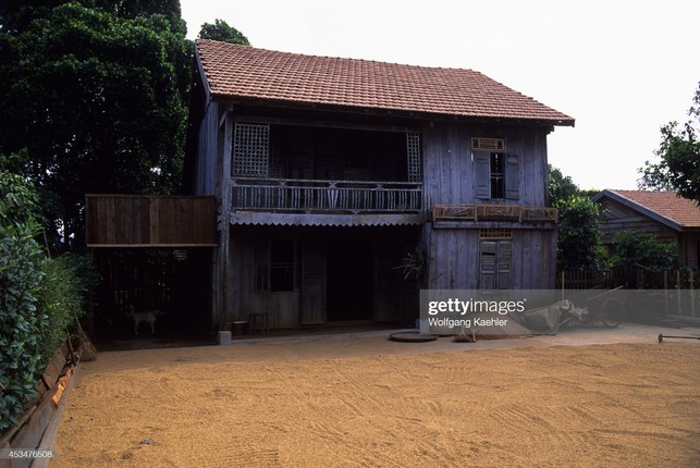 Ngam thu phu cua Tay Nguyen nam 1992-Hinh-10