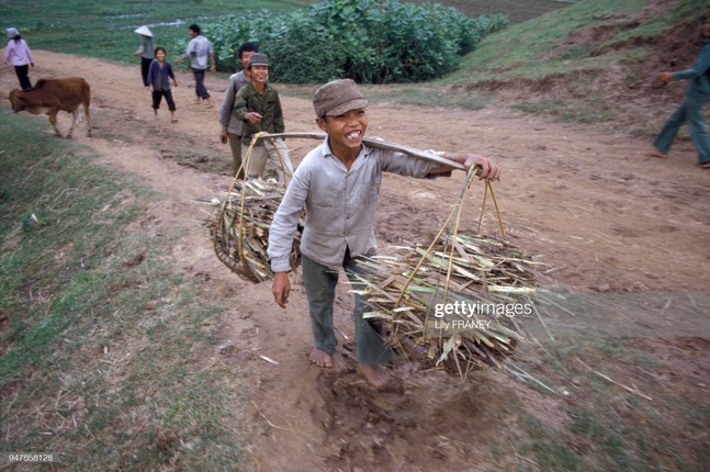 Chum anh dong que mien Bac thanh binh nam 1987-Hinh-4