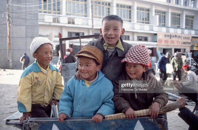 Chum anh ve thu phu Tay Tang nam 1991-Hinh-3