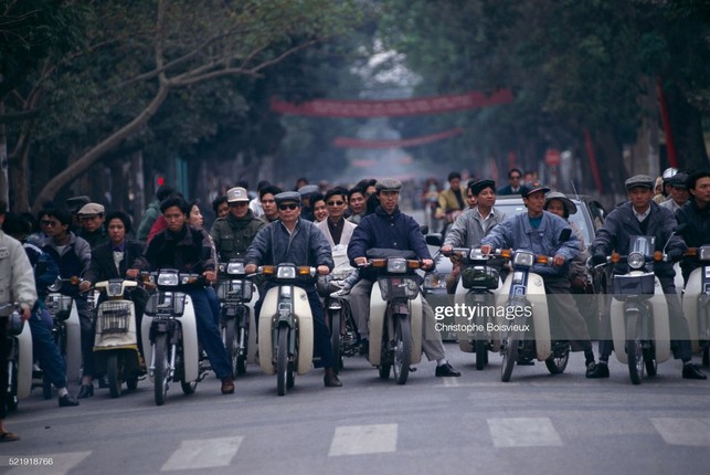 Ha Noi nam 1996 qua anh cua tay may nguoi Phap