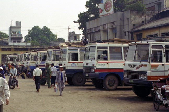 Xe buyt o Ha Noi nam 1996 trong nhu the nao?-Hinh-9