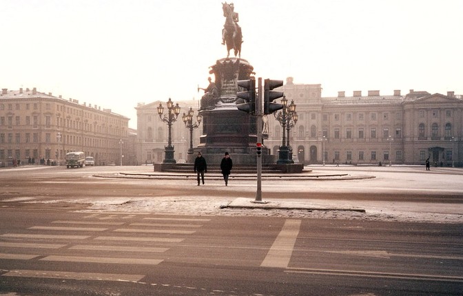 Thanh pho Leningrad nam 1985 doc la qua ong kinh du khach-Hinh-3