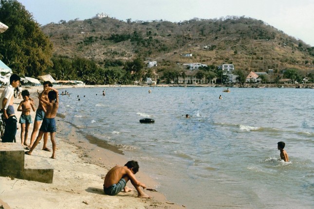 Xem loat anh cuc quy ve Vung Tau thap nien 1960-1970-Hinh-2