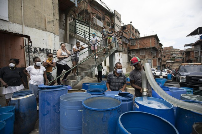 Khung hoang thieu nuoc tram trong tai Venezuela-Hinh-8