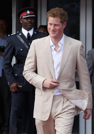 Ve dien trai cua anh em Hoang tu William-Harry trong moi khoanh khac-Hinh-7