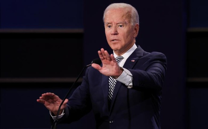 Can canh phien 'dau khau' dau tien giua ong Trump va Biden-Hinh-6