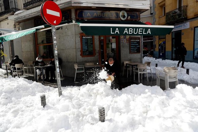 Thu do Madrid cua Tay Ban Nha 'dong bang' giua mua dong lanh gia-Hinh-12