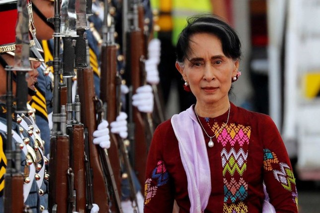 Biet gi ve lanh dao Myanmar Aung San Suu Kyi vua bi bat?-Hinh-4