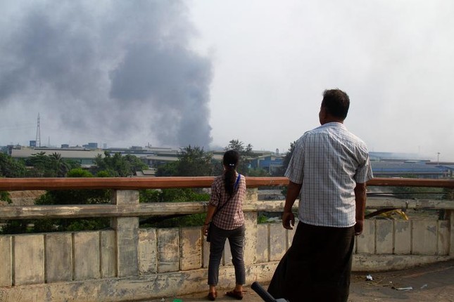 Bieu tinh o Myanmar: Vi sao ban bo thiet quan luat tai Yangon?-Hinh-6