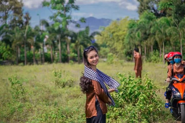 Nu sinh Nha Trang bi nham la co giao vi “dep xuat sac”-Hinh-6