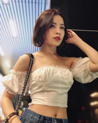 Ngam bo vai goi cam cua nhung sao Viet voi trang phuc nay-Hinh-2