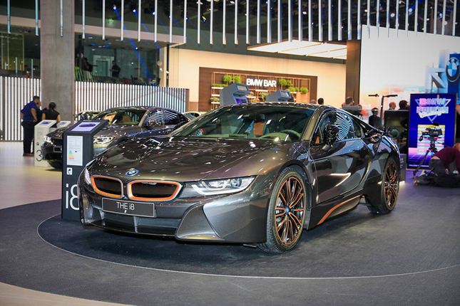 Ngam BMW phien ban i8 truoc gio khai tu