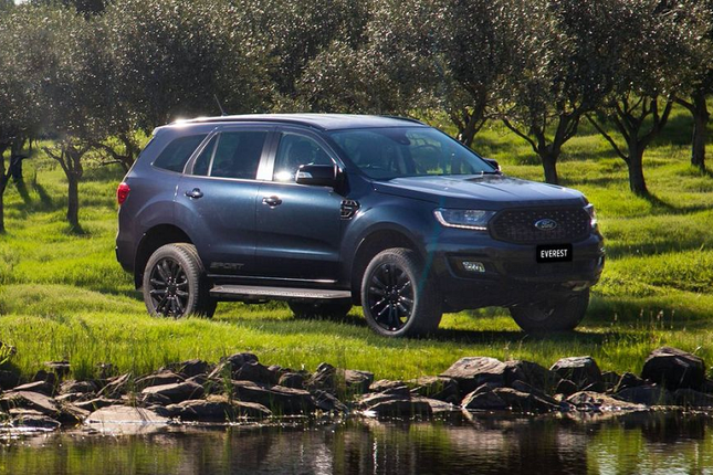 Ford Everest Sport 2020 moi co gia tu 1 ty dong-Hinh-6