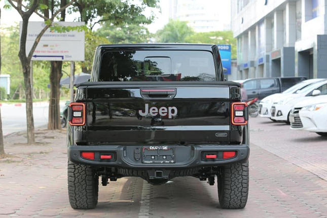 Can canh ban tai Jeep Gladiator Rubicon gia gan 4 ty dong-Hinh-8