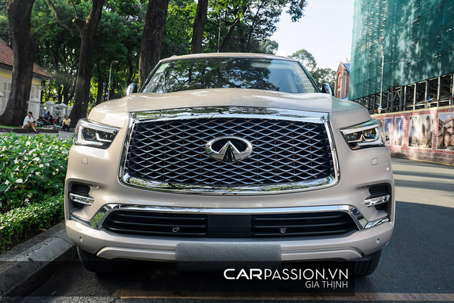 Can canh 'khung long' SUV Infiniti QX80 hon 9 ty o Sai Gon-Hinh-2