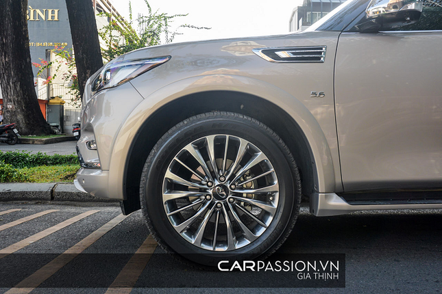 Can canh 'khung long' SUV Infiniti QX80 hon 9 ty o Sai Gon-Hinh-6