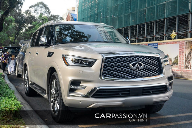 Can canh 'khung long' SUV Infiniti QX80 hon 9 ty o Sai Gon