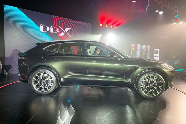 Sieu SUV Aston Martin DBX ra mat thi truong hon ty dan Trung Quoc-Hinh-3