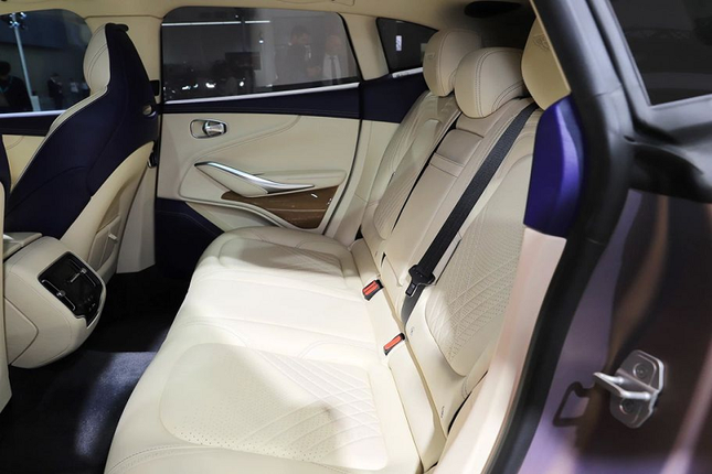 Sieu SUV Aston Martin DBX ra mat thi truong hon ty dan Trung Quoc-Hinh-6