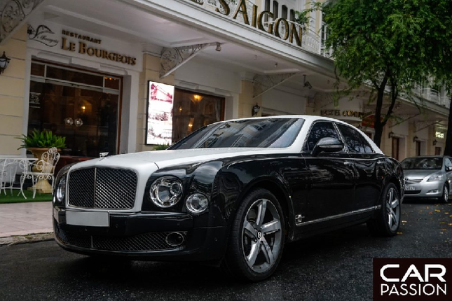 Soi sieu xe Bentley Mulsanne hon 20 ty o Sai Gon