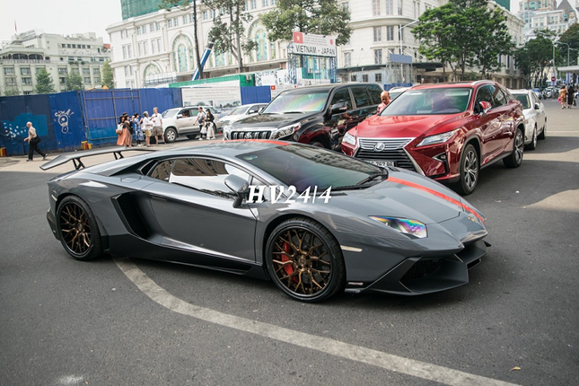 Cong tu Bac Lieu khoe Lamborghini Aventador do bodykit co mot khong hai-Hinh-3