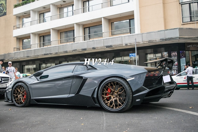 Cong tu Bac Lieu khoe Lamborghini Aventador do bodykit co mot khong hai-Hinh-4