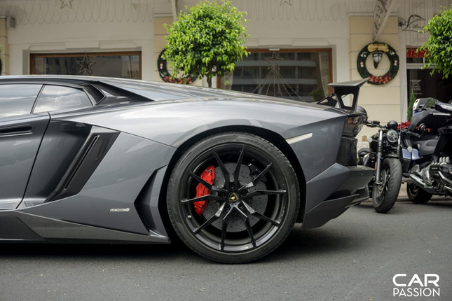 Can canh sieu xe Lamborghini Aventador LP700-4 Novitec Torado tai Sai Gon-Hinh-5