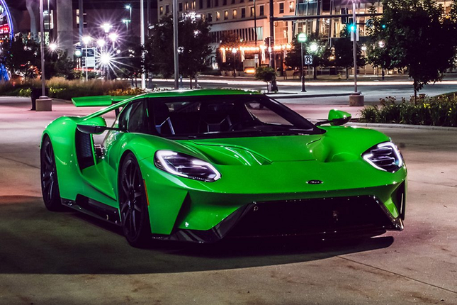 Sieu xe Ford GT cuc ngau voi mau son Lamborghini Huracan