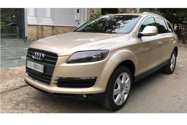 Xe sang Audi Q7 dung 13 nam gia chi 650 trieu tai Sai Gon