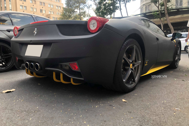 Ngam sieu xe Ferrari 458 Spider gia hon 15 ty tren duong pho Sai Gon-Hinh-5