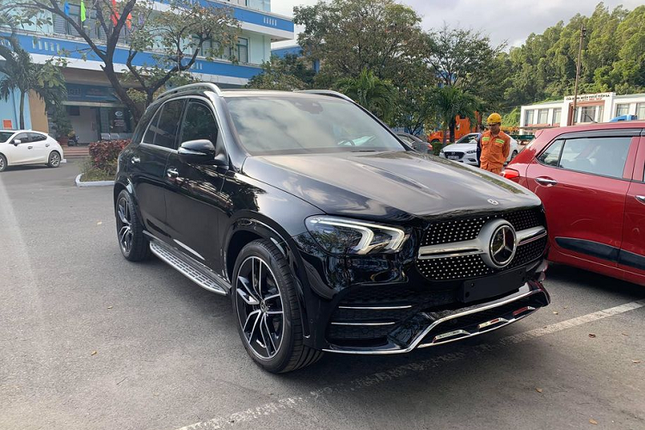 Soi Mercedes-Benz GLE 2020 hon 6 ty ve Viet Nam