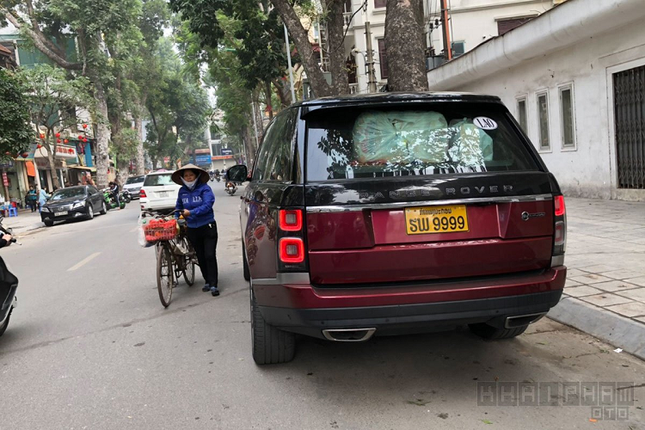 Xe Range Rover SV hon 40 ty bien 