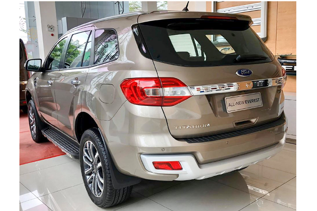 Sau Fortuner, den luot Ford Everest giam toi 100 trieu tai Viet Nam-Hinh-7