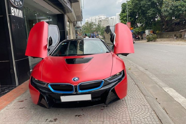 BMW i8 dinh dam mot thoi nay chi 3,8 ty o Ha Noi