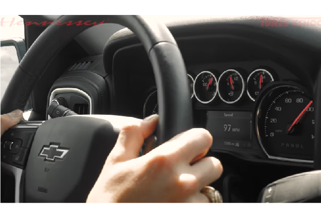 Co gi ben trong Chevrolet Silverado quai vat 800 ma luc hon 8,7 ty dong?-Hinh-6