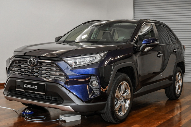 Ra mat Toyota RAV4 2021 co gia tu 1 ty