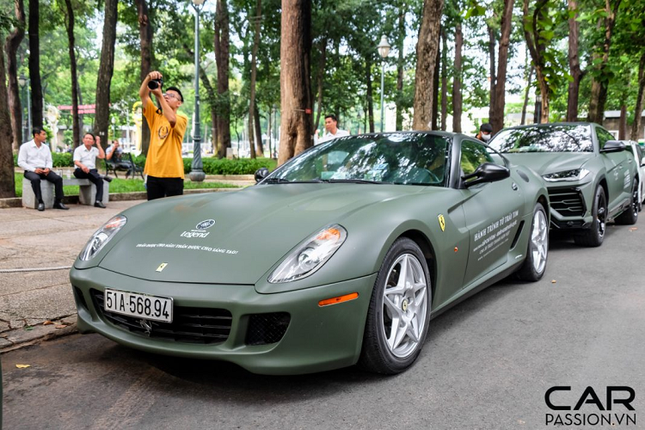 Dai gia Dang Le Nguyen Vu gioi thieu sieu xe Ferrari co mau doc nhat o Viet Nam-Hinh-9