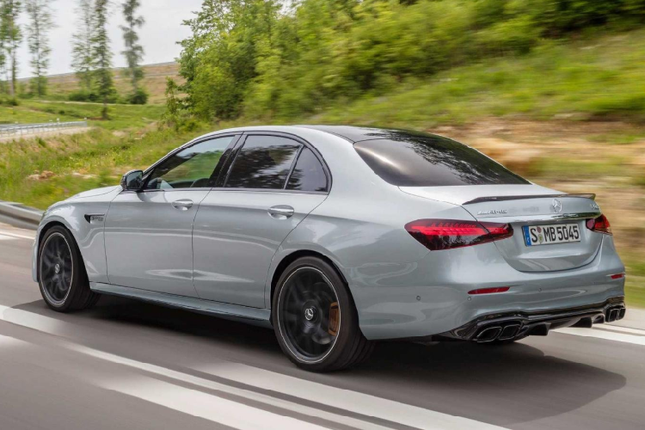 Sieu xe Mercedes-AMG E63 S 2021 co gia khoang 2,5 ty dong?-Hinh-9