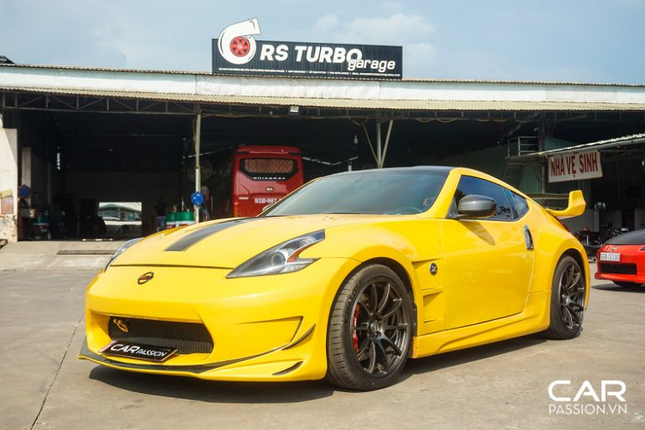 'Da mat' voi xe the thao Nissan 370Z do 'khung' tai Binh Phuoc