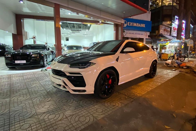 Lamborghini Urus hon 20 ty cua Minh Nhua duoc ban cho dai gia Bac Lieu-Hinh-2