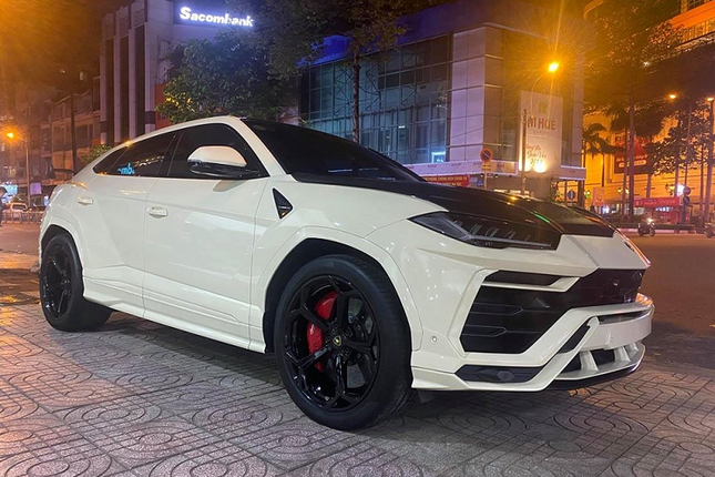 Lamborghini Urus hon 20 ty cua Minh Nhua duoc ban cho dai gia Bac Lieu-Hinh-4