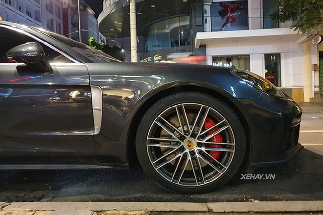 Ngam Porsche Panamera Turbo co gia hon 12 ty o Sai Gon-Hinh-3