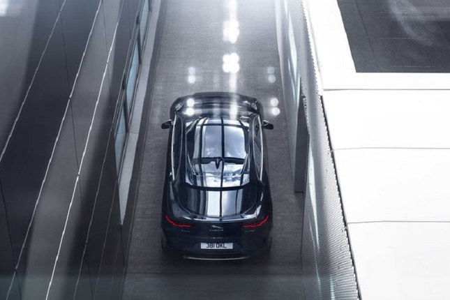 Jaguar I-Pace 2020 ban nang cap nhe co gia 1,94 ty dong-Hinh-3