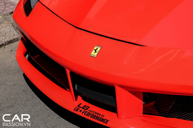 Di xem sieu xe Ferrari 488 do Liberty Walk doc nhat Viet Nam-Hinh-3