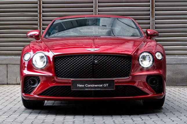 Can canh sieu xe Bentley Continental GT V8 gia tu 4,3 ty dong-Hinh-2