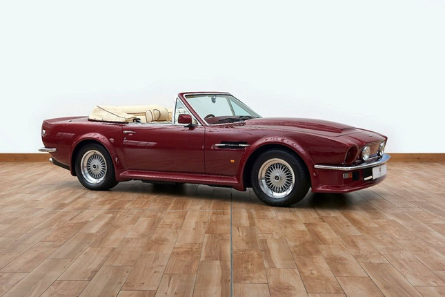 Can canh xe co Aston Martin V8 Volante 1988 cua David Beckham