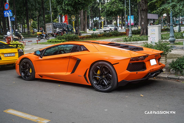 Can canh sieu xe Lamborghini Aventador LP700-4 gia 20 ty-Hinh-9