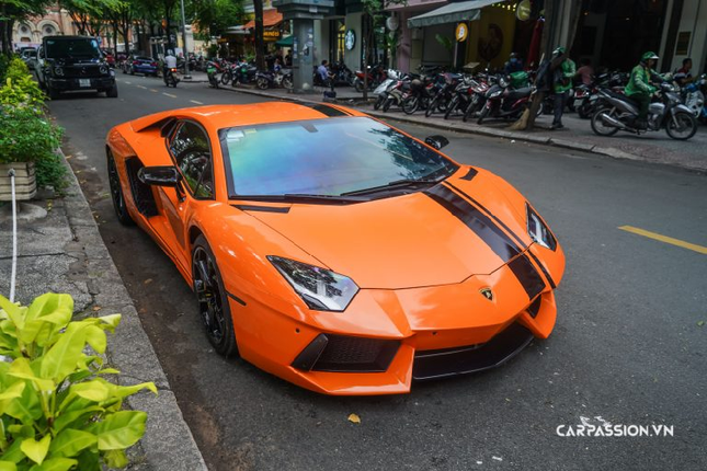 Can canh sieu xe Lamborghini Aventador LP700-4 gia 20 ty