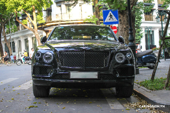 Can canh Bentley Bentayga Design Series gan 20 ty cua dai gia Ha Noi-Hinh-3